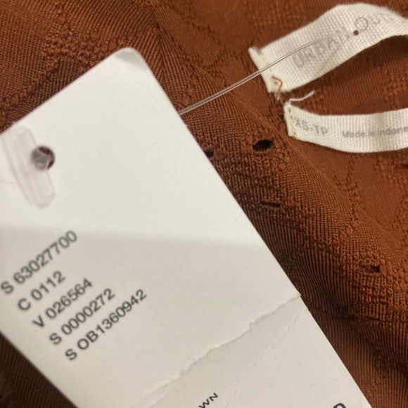 UO Natalia Floral Cutout Mock Neck Lace Top brown XS - Picture 3 of 3